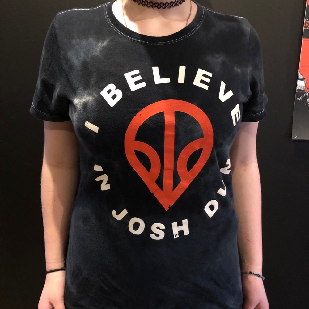Twenty one pilots band t shirt
